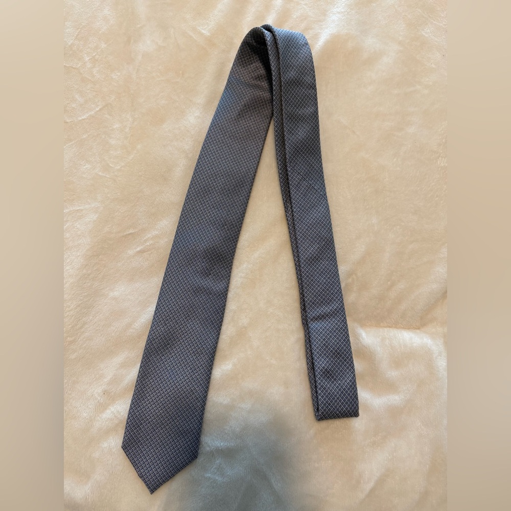 Calvin Klein Blue Classic Men's Silk Tie in Light Silver Stripe.